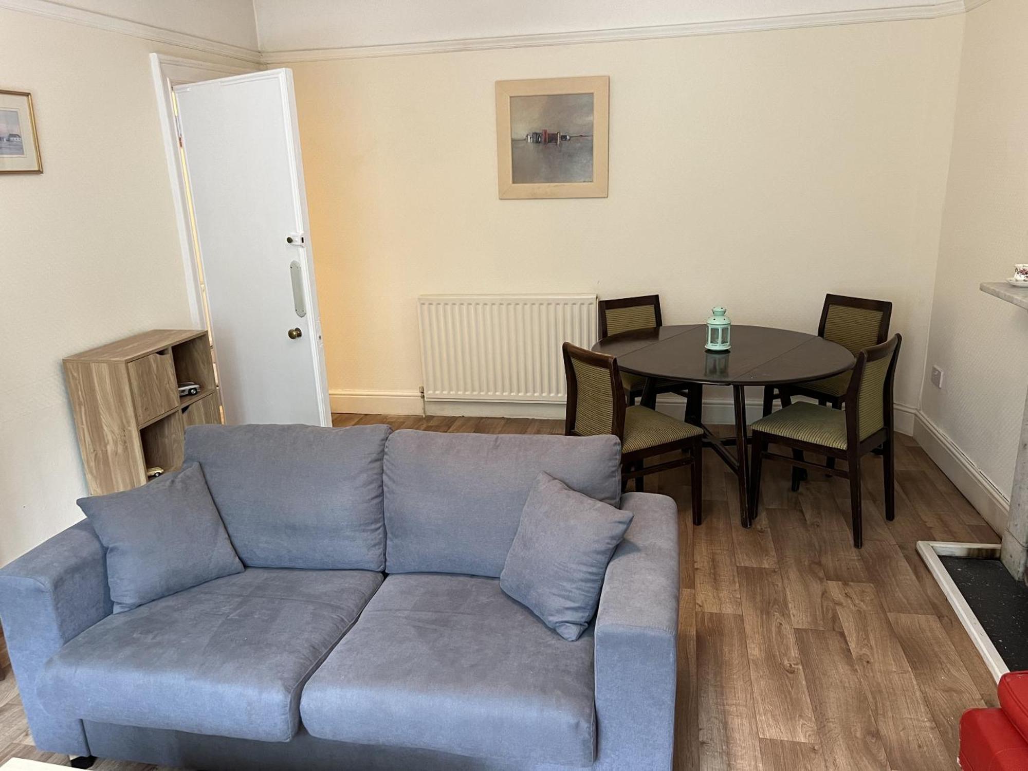 The Talbot And Apartment إيوِرن منستير المظهر الخارجي الصورة
